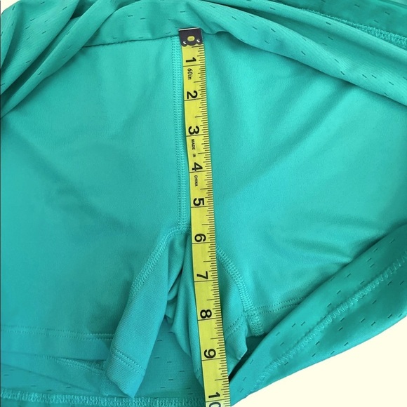 Nike Dri Fit Turquoise Tennis Skirt built in Shorts size Medium - Picture 8 of 8